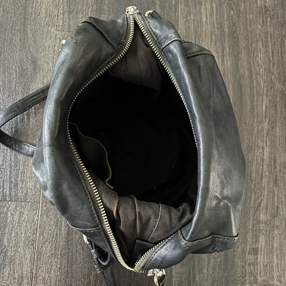 Frye Lexi Black Leather Zipper Trim Hobo Shoulder Bag Purse BROKEN ZIPPER - Picture 5 of 8